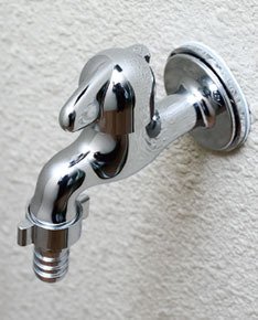 バルコニー水栓
