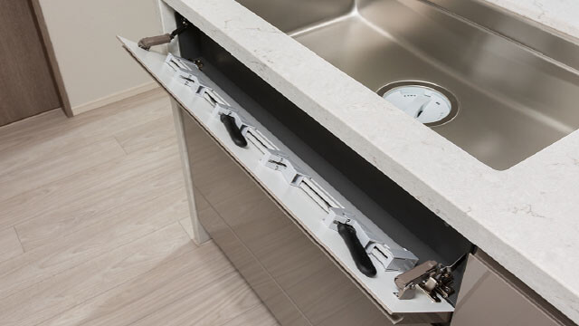 シンクキャビネット内幕板包丁差し