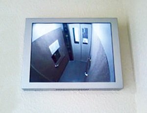エレベーター内モニター