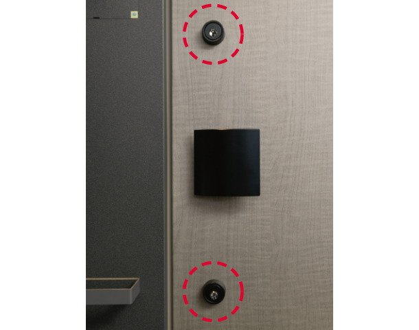 二重ロック付き
プッシュプル玄関ドア