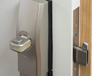 鎌付デッドボルト・防犯サムターン