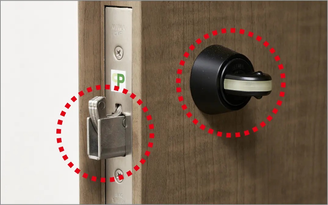 ダブルロック・鎌付デッドボルト・防犯サムターン