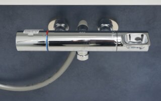 壁付サーモ水栓〈クロマーレS〉