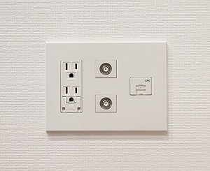 マルチメディアコンセント