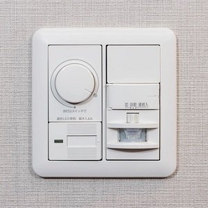 玄関センサー照明