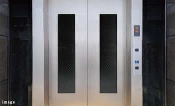 エレベーター(ナノイー搭載)