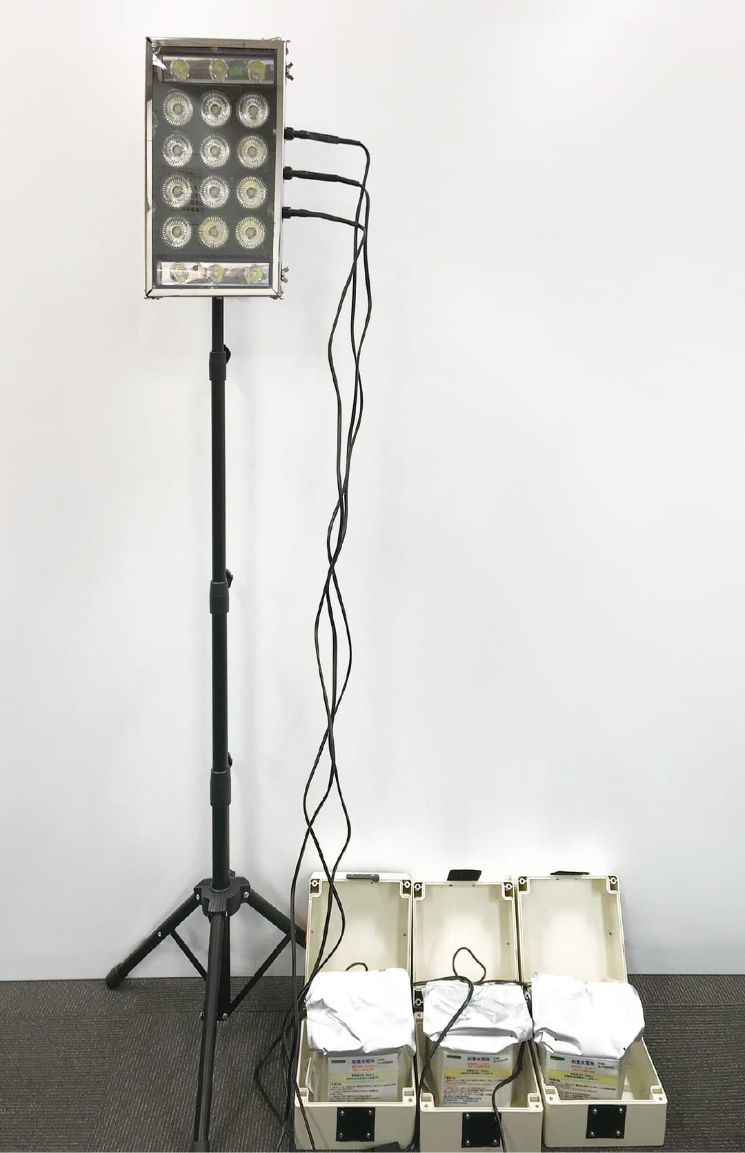 照明機器(水電池による発電)