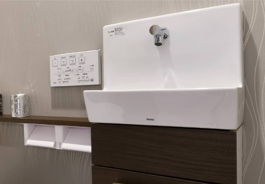 トイレ手洗いカウンター