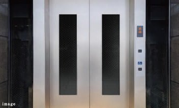 エレベーター(ナノイー搭載)