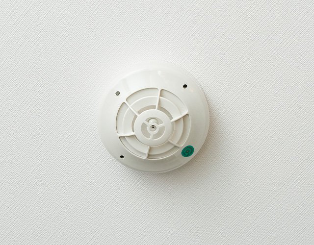 火災を警報と自動通報でお知らせ
火災感知器