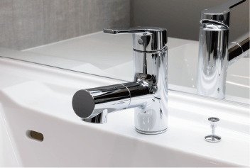 引き出し式シングルレバー混合水栓