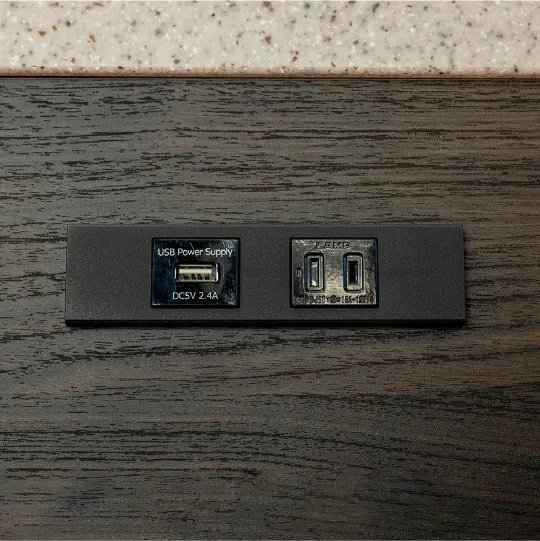 USBポート+コンセント