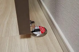 回転戸当り