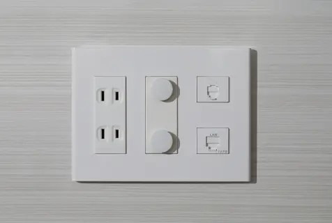 マルチメディアコンセント