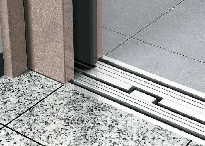 つまずき、はまり込み防止敷居間隔10mm