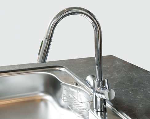 引出しシャワー付複合水栓（浄水器ビルトイン型）