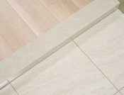 玄関土間タイル・
上がり框