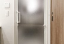 ドア外タオル掛け