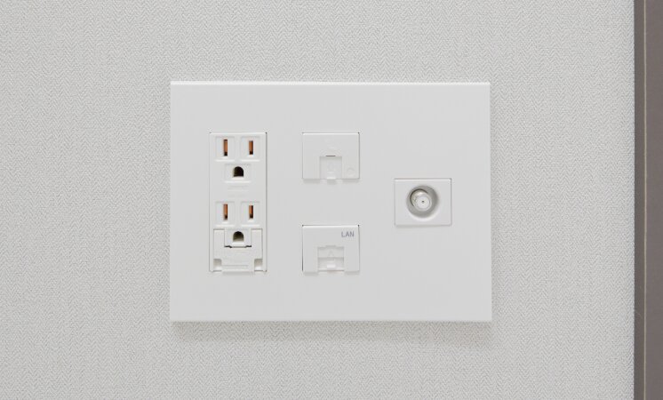 マルチメディアコンセント