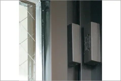 1階住戸の窓は防犯センサー付