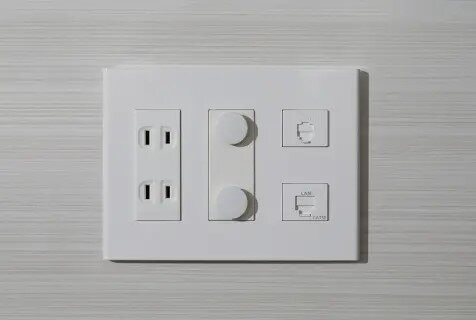 マルチメディアコンセント