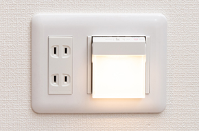 保安灯付き２口コンセント