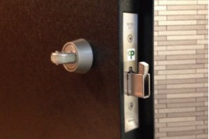 防犯サムターン・鎌付きデッド錠