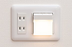 保安灯付き２口コンセント