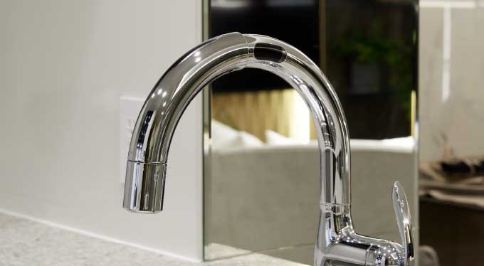 タッチレス水栓［浄水器付き］