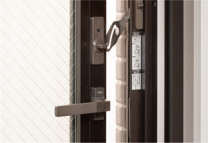 開口制限付窓