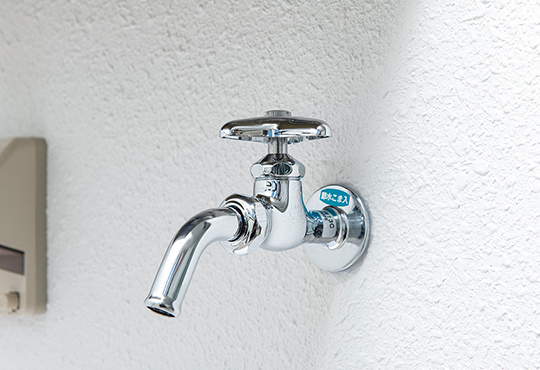 バルコニー水栓