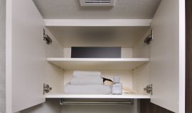 洗面室吊戸棚