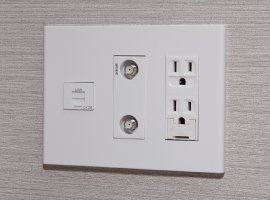 マルチメディアコンセント