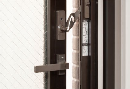 開口制限付窓