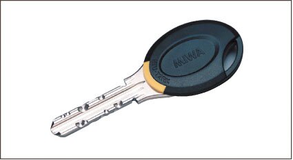 センサーにかざして解錠
ノンタッチキー