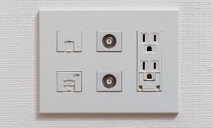 マルチメディアコンセント