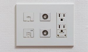 マルチメディアコンセント