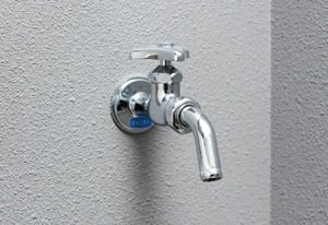 バルコニー水栓