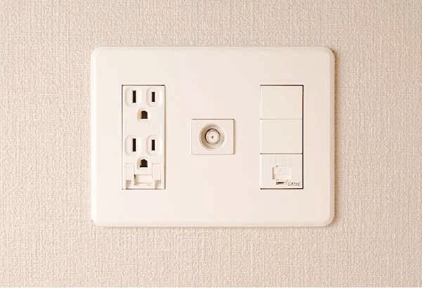 マルチメディアコンセント