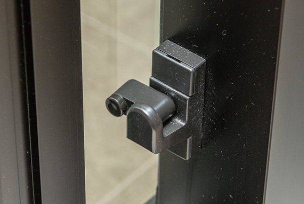 指はさみ防止機能付きサッシ