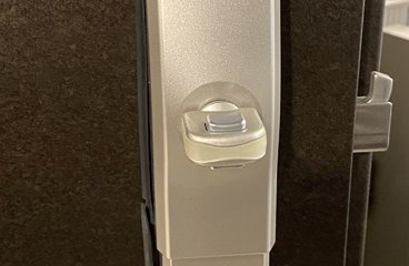 スイッチ式サムターン+ダブルロック