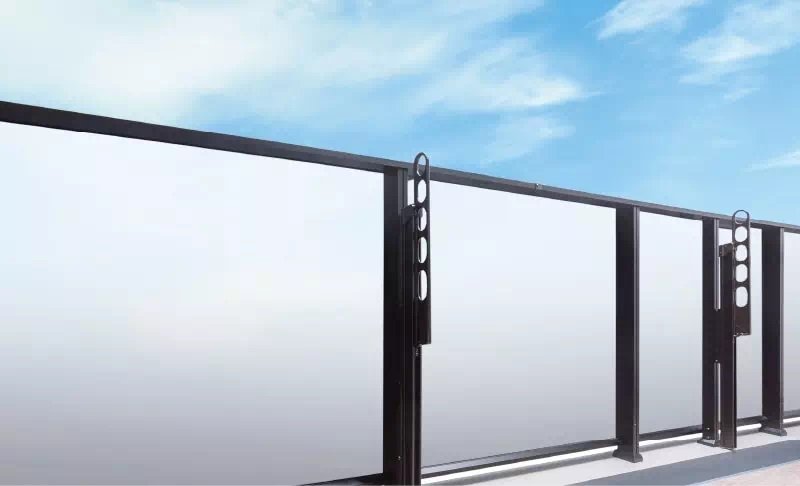 ガラス手摺