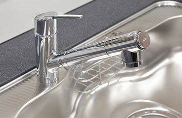 〈使用量を抑える〉
浄水器一体型水栓