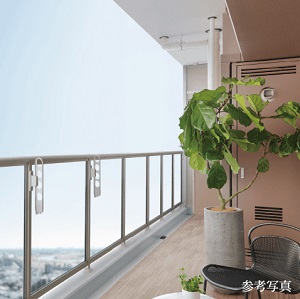 奥行き約2ｍ（壁芯）のバルコニー