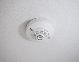いち早く通報する「熱感知器」