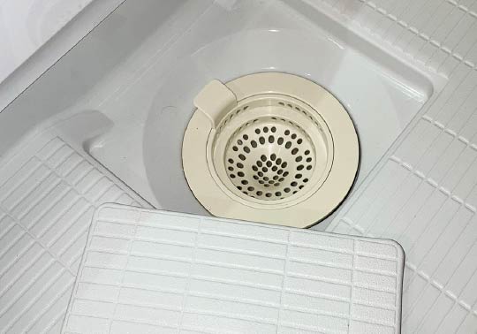 手軽にお手入れできる排水口
