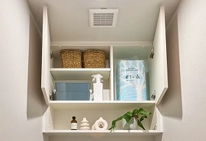 トイレ吊戸棚