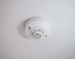 いち早く通報する「熱感知器」