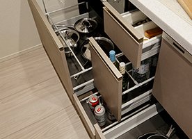 スライド収納
（ソフトクローズ付）