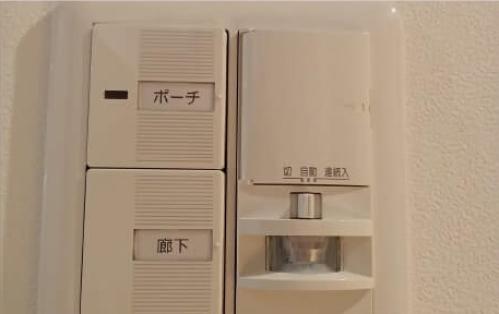 玄関内人感センサー